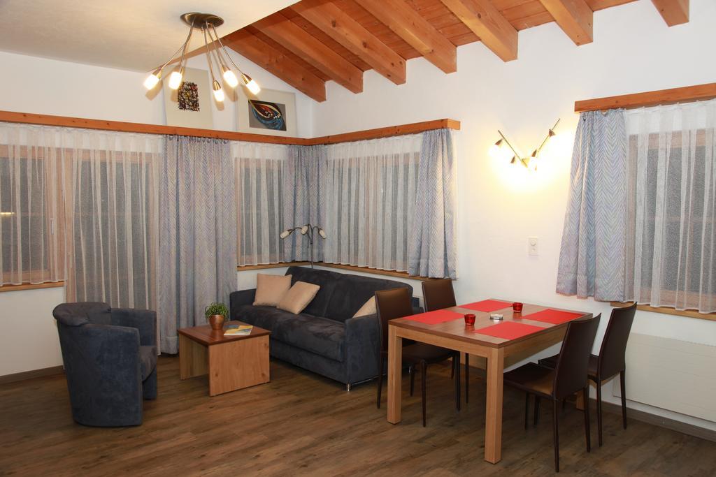 Apartment Madlaina ザムナウン 部屋 写真