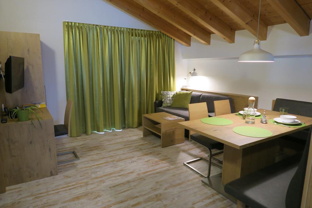 Apartment Madlaina ザムナウン エクステリア 写真
